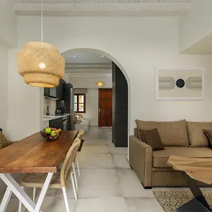 https://kamares-boutique-residence.rethymnohotels.net