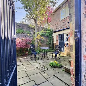 https://davies-tower-parking-close-to-city-walls.yorkshirehotels.net