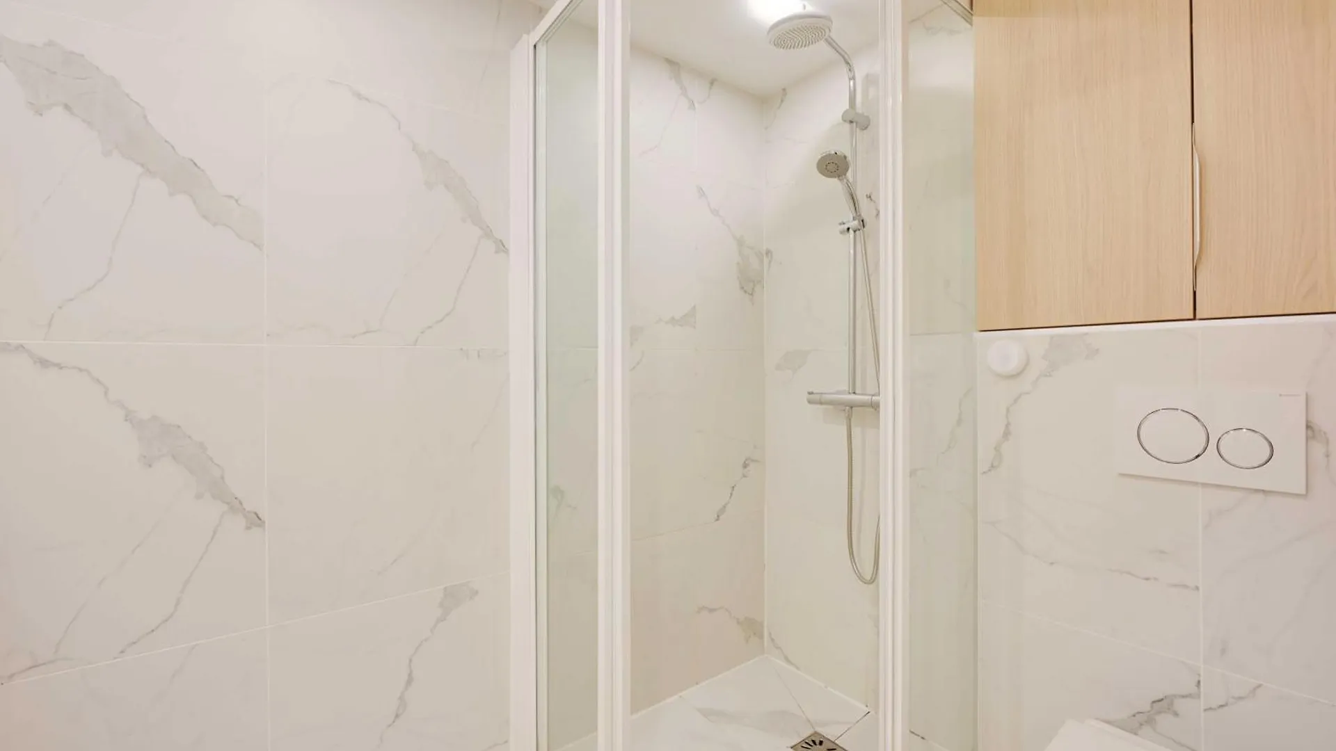 Beautiful Apt -1Br-4P- Tour Eiffel - Invalides Paris 0*,  France