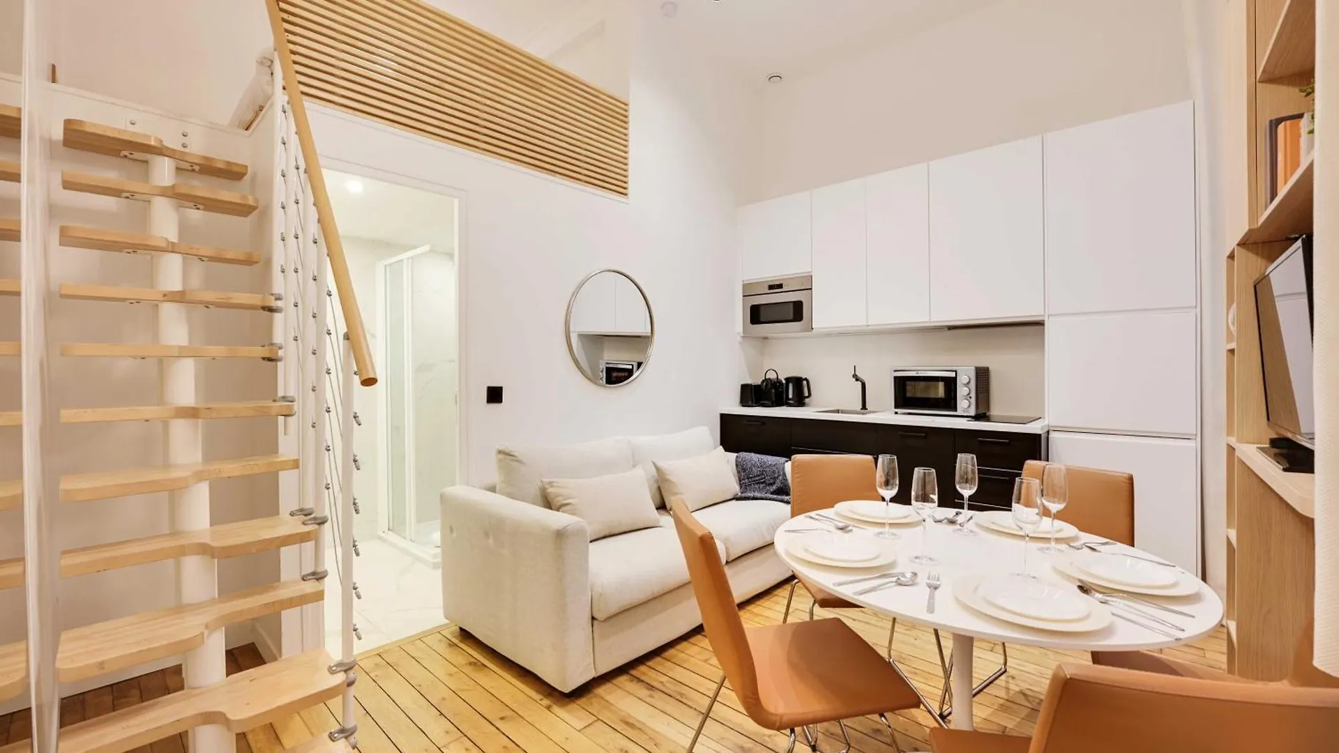 Beautiful Apt -1Br-4P- Tour Eiffel - Invalides Paris France
